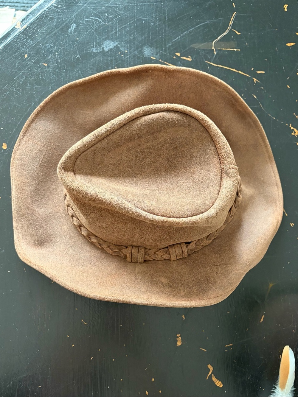 Minnetonka Outback Suede Leather Hat in Brown